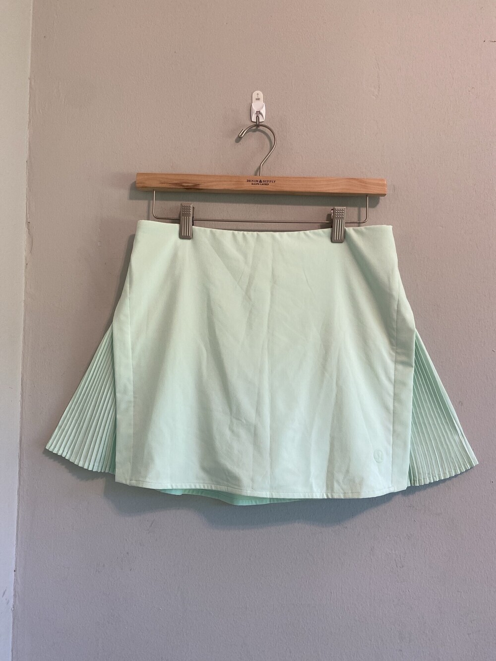 Lululemon Women's 6 Mint Green Pleated Tennis Skort